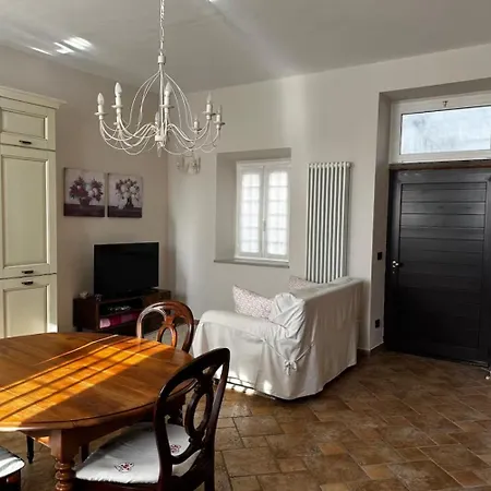 Private House, 5 Min From Maggiore Holiday home