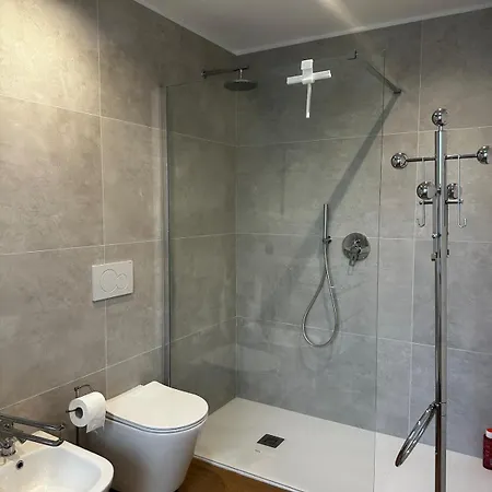 Private House, 5 Min From Maggiore Hébergement de vacances
